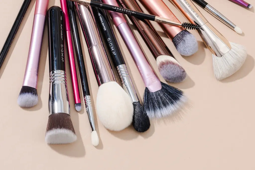 Glowpure-Foundation-Makeup-Brush-for-Smooth-Application