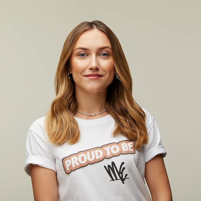 essence Pretty Natural Hydrating Foundation, Make Up with 30 ml