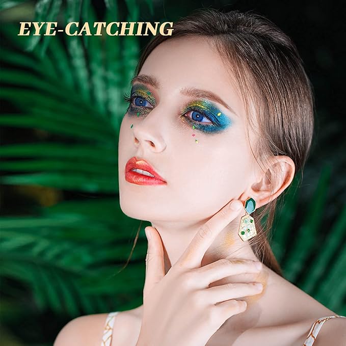 Dito 15 Color Jungle Eyeshadow Palette With 2Pcs