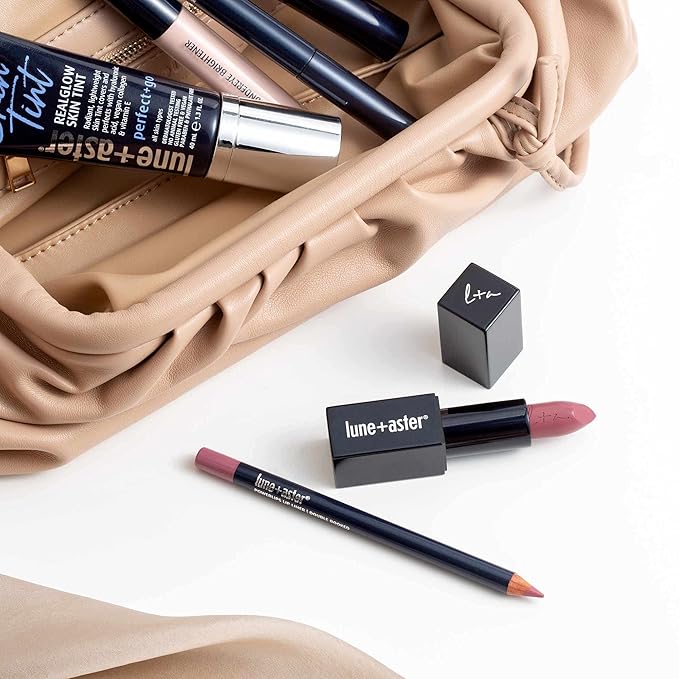 Lune+Aster PowerLips Lip Liner - Independent - Formulated with nourishing marula oil and vitamins C & E, it glides on smoothly to effortlessly create a perfectly polished look.